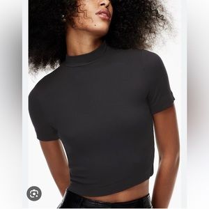 Babaton mock neck tshirt